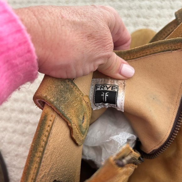 Tan Frye boots size 9.5 - Picture 3 of 4